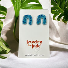 Load image into Gallery viewer, Porcelain arch studs hand made 22k gold detail