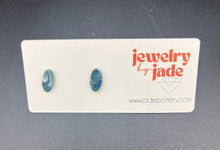 Load image into Gallery viewer, teal and bisque porcelain marble swirl stud earrings small