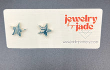 Load image into Gallery viewer, teal and bisque porcelain marble swirl stud earrings small