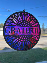 Load image into Gallery viewer, Sunflower sun catcher class with guest teacher Kim from the bustling brush. July 22nd 6pm
