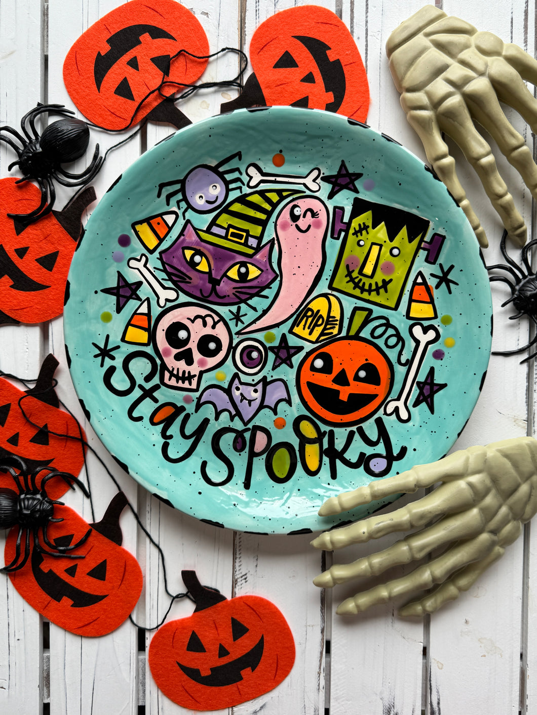 Halloween platter or bowl class at SIX SPROUTS Avon 10/4 @11am